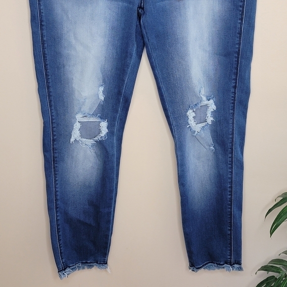 NWT Kancan | Distressed Skinny Jeans Frayed Hem - Picture 4 of 6